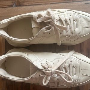 Gucci Gara Logo Leather Sneakers size 38